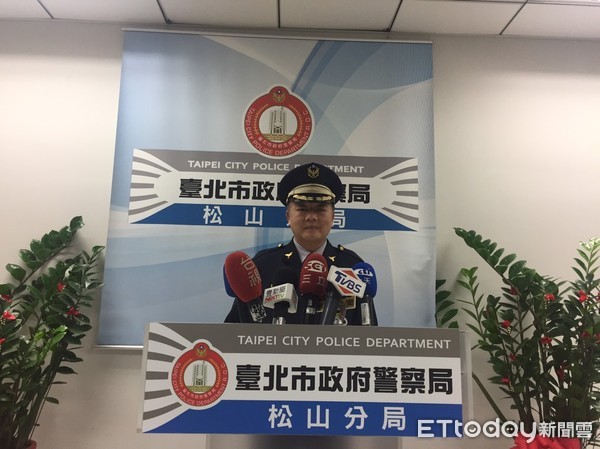 ▲松山警方19日凌晨攔檢自小客車意外救出遭綁肉票。（圖／記者張君豪翻攝）