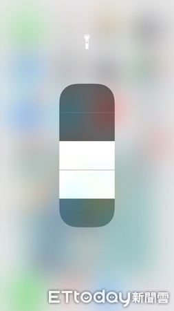 ▲▼iPhone上的手電筒在 iOS 11 作業系統後能進行亮度的調整。。（圖／記者范家宏攝）