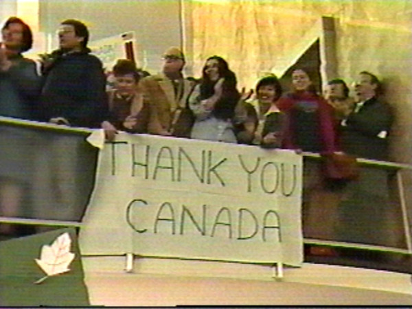 ▲▼6位美國公民成功逃脫伊朗，家屬接機時，以布條表示對加拿大的感謝。（圖／wikipedia公共領域）▲▼1980年3月曼德茲與當時的總統吉米卡特（Jimmy Carter）會面。（圖／wikipedia公共領域）