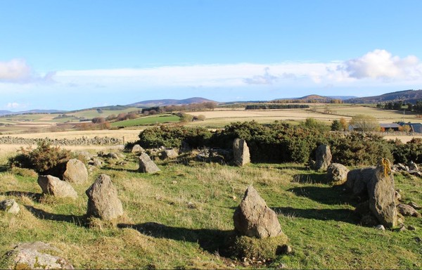 ▲▼蘇格蘭巨石陣新發現竟是烏龍一場。（圖／Twitter／@Aberdeenshire）