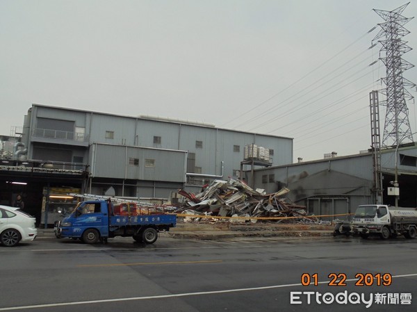 ▲▼樹林一處釣蝦場債務糾紛殺人，公安稽查小組拆除違建。（圖／記者林煒傑翻攝）