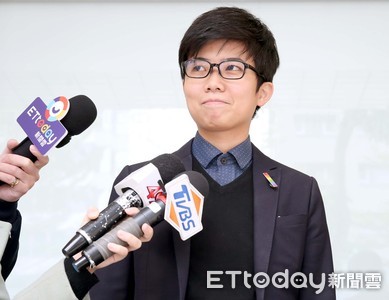 「统独假议题」逻辑正确吗? 苗博雅喊话学姐:别把台湾人看成笨蛋