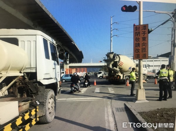 ▲▼女騎士誤判大車內輪差死角，命喪輪下。（圖／記者李忠憲翻攝）