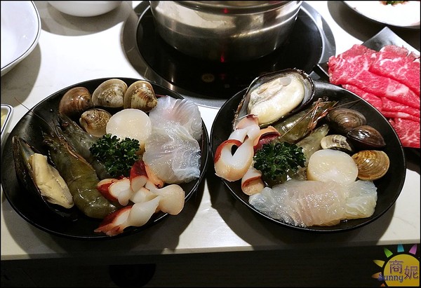 ▲▼街喜鍋-自新加坡的時尚迴轉鍋物。（圖／商妮吃喝遊樂提供）