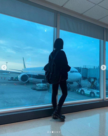 陳庭妮最飛往新加坡宣傳《比悲傷更悲傷的事》前夕，曬出一系列在桃園國際機場的打卡照。