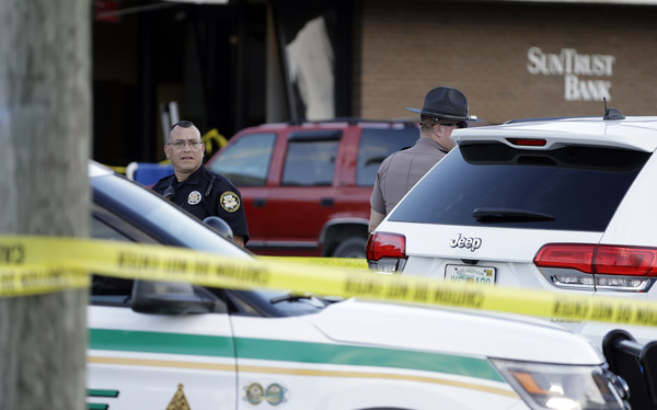 ▲▼佛羅里達州的小鎮賽百靈（Sebring）發生銀行槍擊，5人死亡。（圖／達志影像／美聯社）