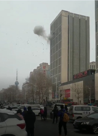▲長春萬達大樓25日發生爆炸。（圖／北京青年報）