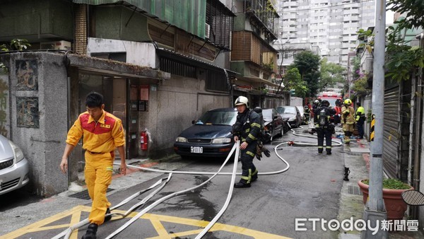 ▲▼北市和平東路二段火警。（圖／記者黃彥傑攝）
