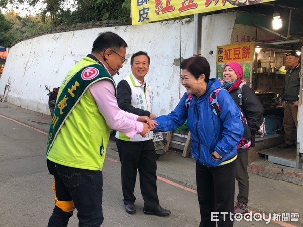 ▲▼廖婉如陪王義川車隊掃街拜票。（圖／王義川競總提供）