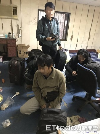 ▲台南市善化警分局，查獲10名印尼男子非法工作。（圖／記者林悅翻攝，下同）