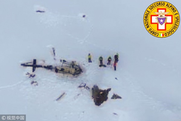▲▼義大利小飛機撞直升機墜冰河，釀7死2傷。（圖／CFP）
