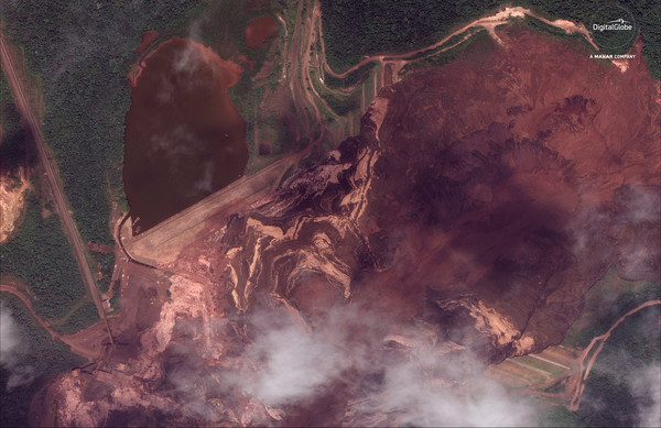 ▲▼巴西布魯馬迪紐市（Brumadinho）礦場發生尾壩潰堤意外。（圖／路透社）