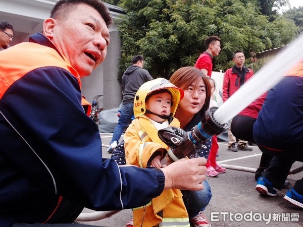 ▲▼ 小小消防員 。（圖／記者翁伊森翻攝，下同）