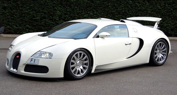 307萬　你會買全新的保時捷911，還是Bugatti Veyron的中古胎？（圖／翻攝自Carscoops、Bugatti）