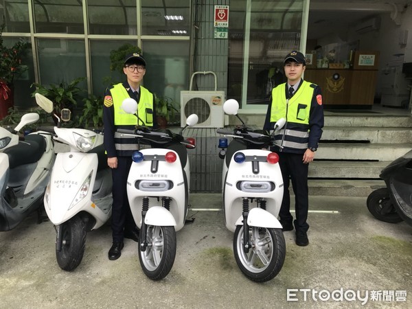 ▲ 瑞芳警小熊貓出動！ 警用電動機車結合機動派出所服務遊客。（圖／記者郭世賢翻攝）