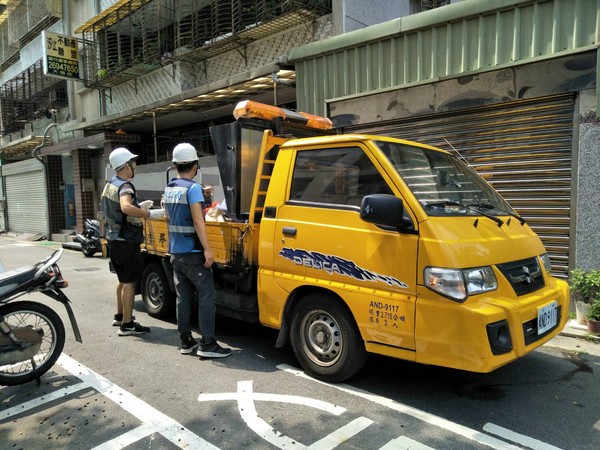 ▲▼新工處春節期間不打烊，繼維護道路品質。（圖／新工處提供）