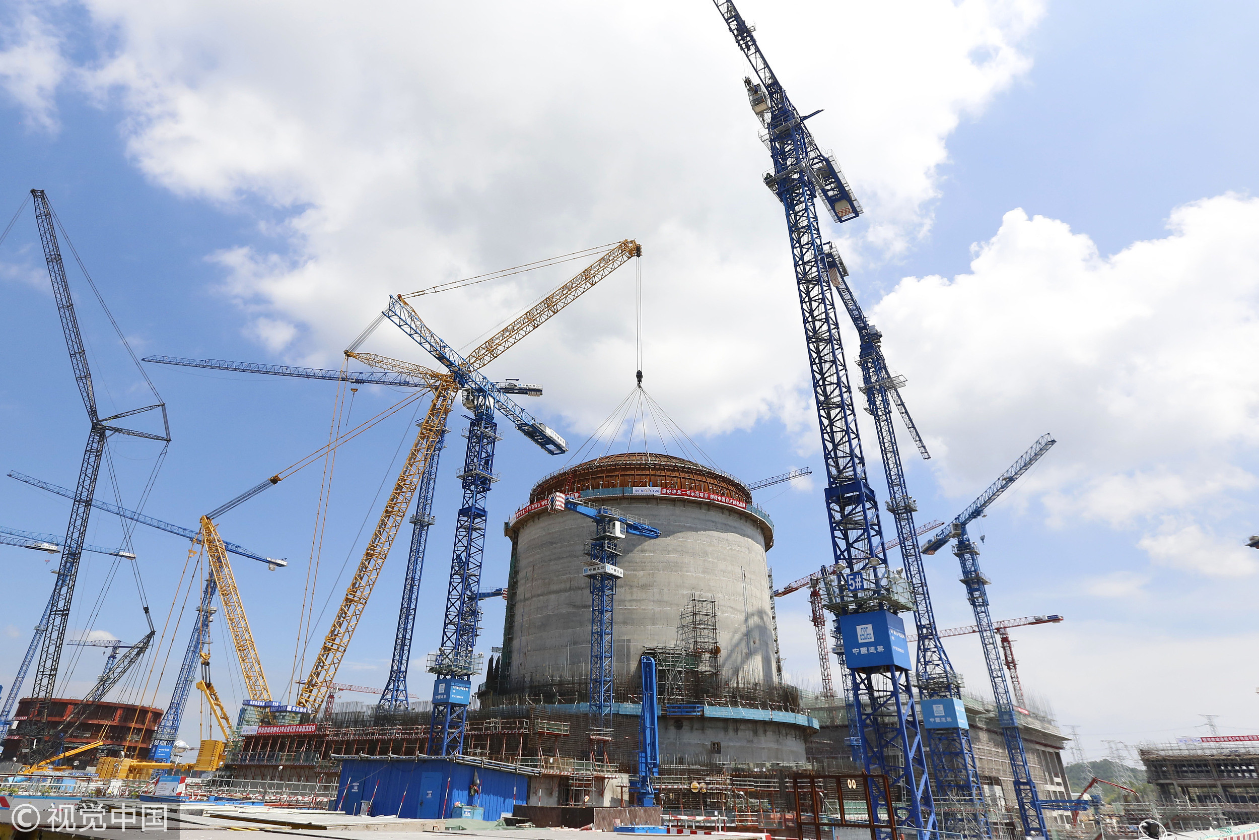 ▲▼2018年5月23日上午11時許，廣西防城港紅沙核電3號機組核島穹頂吊裝成功。中國自主三代核電技術“華龍一號”吊裝穹頂（圖／CFP）
