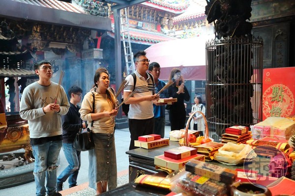 武德宮內殿不敬供牲禮葷食，切記不要以生肉生蛋祭祀黑虎將軍。