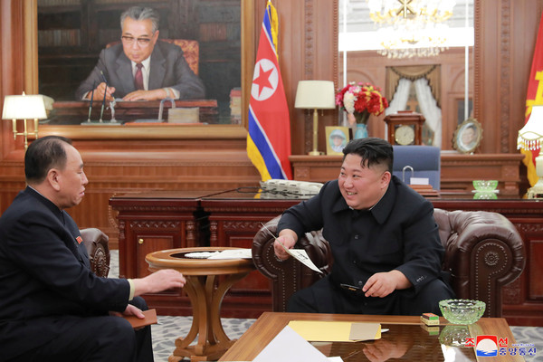 ▲▼北韓領導人金正恩在1月底與美國代表團見面。（圖／路透）