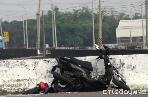 ▲▼ 嘉義民雄菁埔嚴重車禍，一17歲少年送醫不治。（圖／記者翁伊森翻攝，下同）