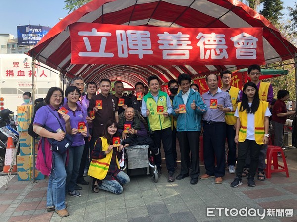 ▲「立暉善德會」、赤崁糖公司，2月10日周日，在台南公園舉辦捐血活動。（圖／記者林悅翻攝）