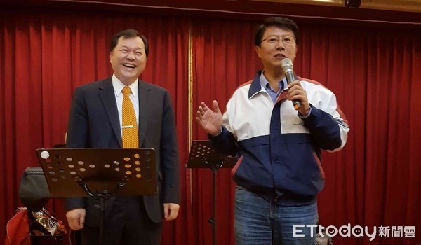 ▲政論名嘴台南市謝龍介議員也是王正坤醫師的成大EMBA同班同學，全體成功大學EMBA師生，預祝謝龍介立委補選脫穎而出順利當選。（圖／記者林悅翻攝，下同）