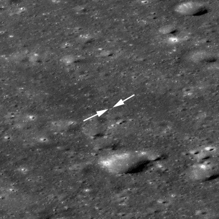 ▲▼NASA月球勘測軌道飛行器拍到嫦娥四號身影。（圖／翻攝自微博）