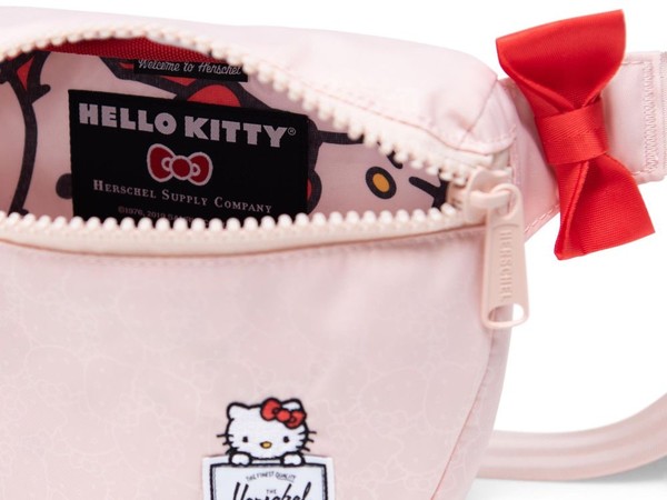 ▲Herschel Supply聯名Hello Kitty（圖／翻攝自herschel.com）