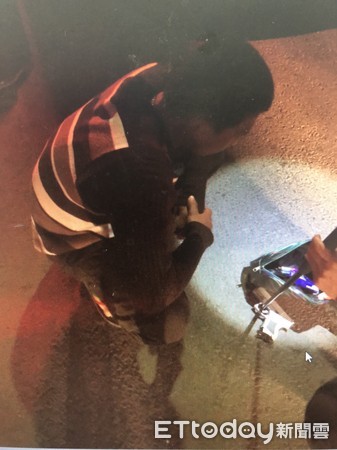 ▲台南市警歸仁分局查獲36歲郭姓男子，持有改造手槍、毒品吸食器。（圖／記者林悅翻攝，下同）