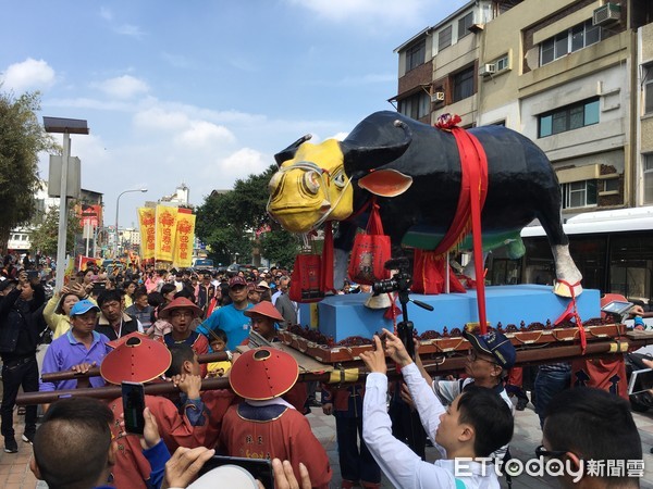 ▲台南市政府2月16日上午在台灣府城迎春門（大東門城）盛大舉辦「己亥年台南市迎春禮民俗活動暨踩街嘉年華」。（圖／記者林悅攝，下同）