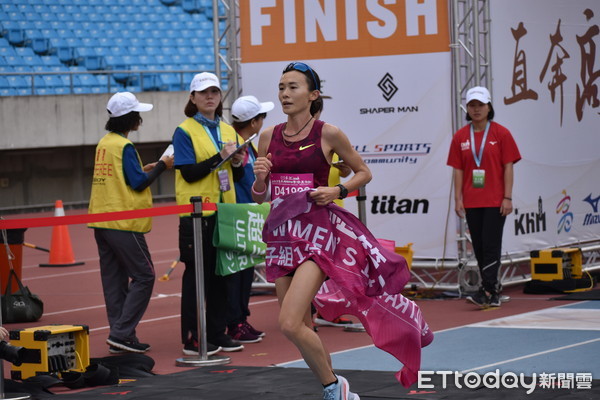 ▲▼ 2019高雄馬,超半程馬拉松女子組國內第一謝千鶴            。（圖／記者謝孟儒攝）