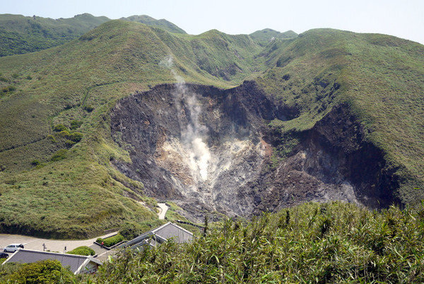 ▲▼陽明山小油坑。（圖／陽管處）