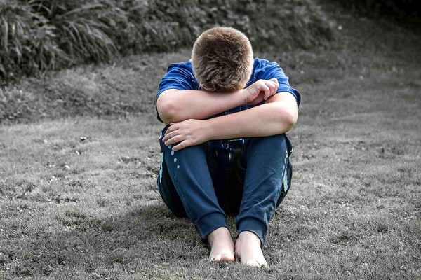 男人,哭泣,悲傷,傷心,難過,痛苦（圖／取自免費圖庫pixabay）