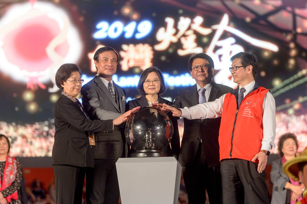 ▲▼蘇嘉全出席2019台灣燈會開燈儀式。（圖／立法院提供）