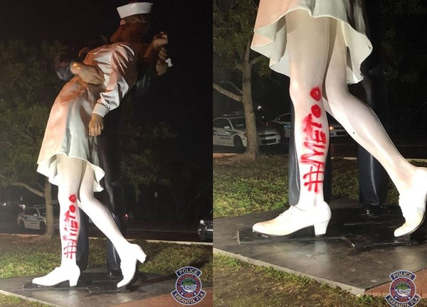 ▲▼「勝利之吻」雕像遭到破壞，有人噴漆寫上MeToo。（圖／翻攝自臉書／Sarasota Police Department）