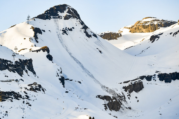 ▲▼ 瑞士西南部克蘭蒙丹納（Crans-Montana）的Plaine-Morte滑雪坡當地19日下午發生雪崩。（圖／達志影像／美聯社）