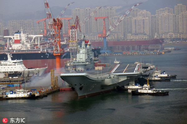 ▲▼遼寧艦離開船廠。（圖／東方IC）