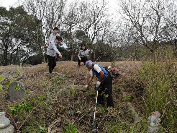 ▲掃墓除草免麻煩　竹市政府元月開始公墓預先代除。（圖／新竹市政府提供）