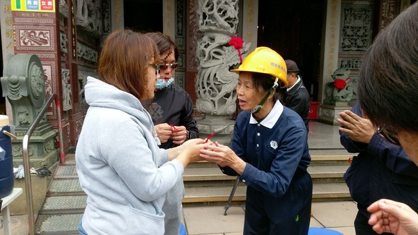 ▲▼雲林縣虎尾鎮一民宅日前發生氣爆造成傷亡，鄰居通報附近的慈濟志工協助關懷，慈濟志工經家屬告知需清掃協助，待消防鑑識完畢後規劃協助清掃。（圖／慈濟基金會提供）