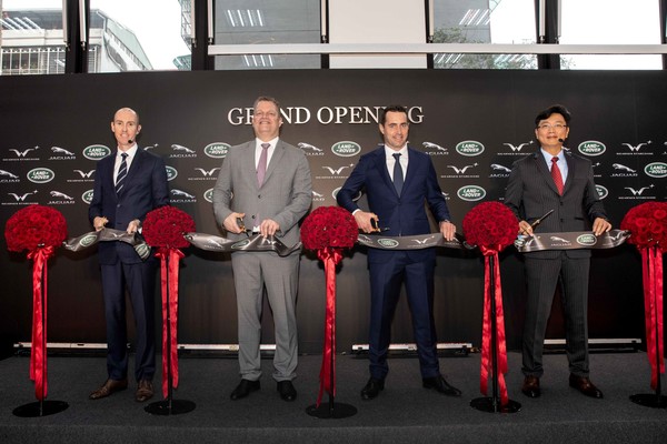 Jaguar Land Rover全新台北承德展示中心開幕　2020年加碼打造士林旗艦館（圖／翻攝自Jaguar Land Rover）