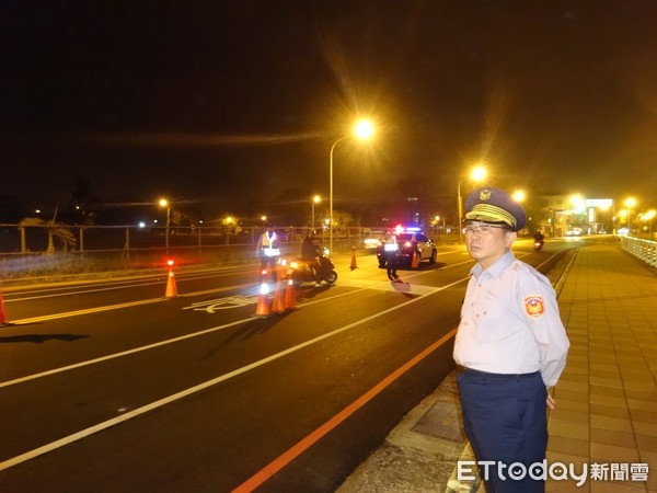 ▲台南市警四分局規劃深夜擴大臨檢勤務，針對治安事件案發周邊路段執行路檢攔查，並鎖定轄區內舞廳、酒店等黑道幫派圍事行業或經常聚集出入處所，進行臨檢掃蕩行動。（圖／記者林悅翻攝，下同）