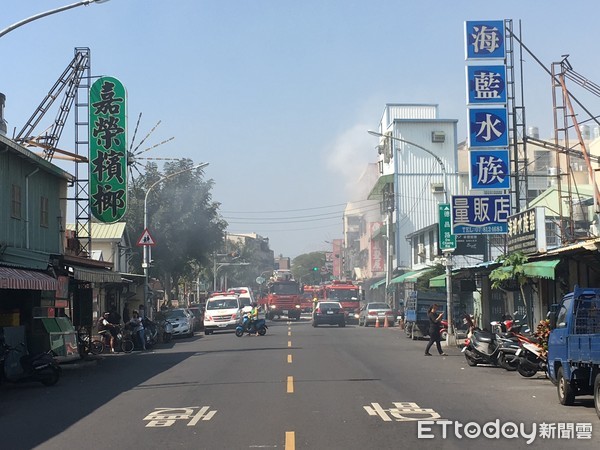 ▲▲高雄市前鎮區德昌路發生火警，一名女子葬身火窟            。（圖／記者吳奕靖翻攝）