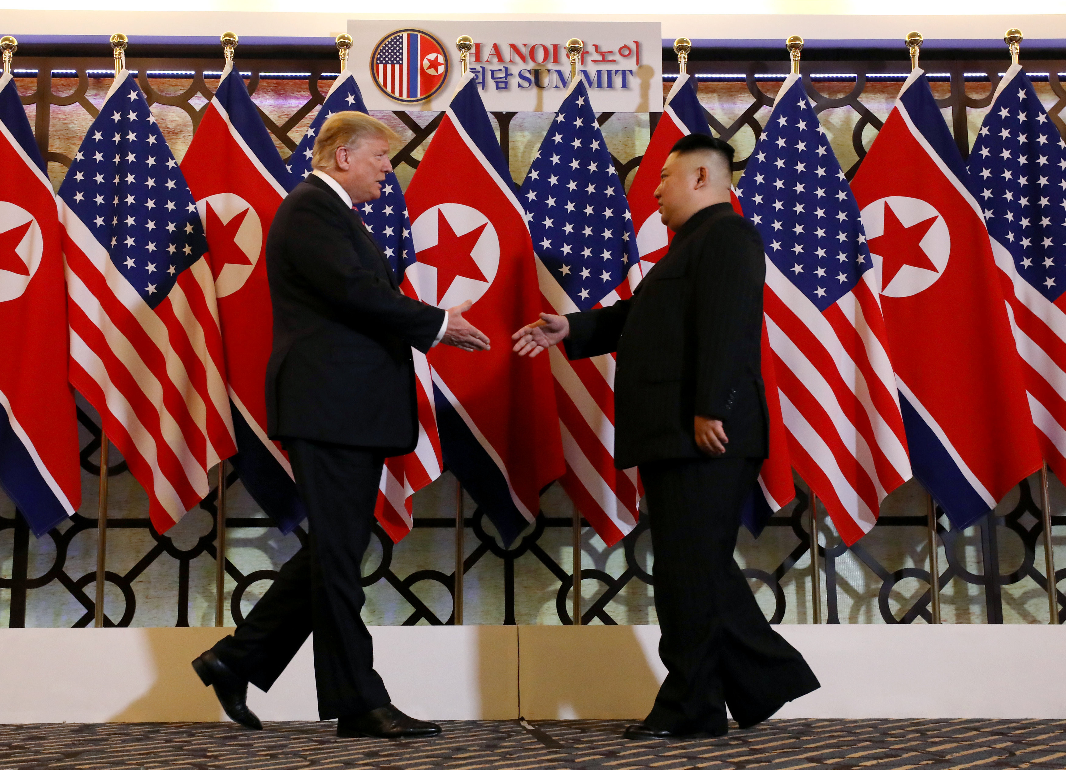 ▲▼ 川金二會／美國總統川普與北韓領導人金正恩會面握手。（圖／路透）