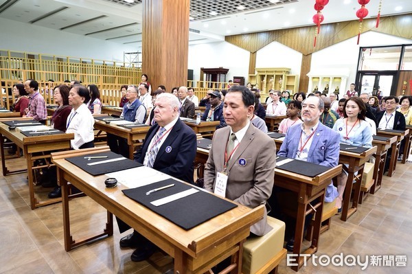 ▲國際國民外交協會台南市會，舉辦大型鞏固邦誼活動，邀請近30位的駐華使節及家屬，南下至高雄佛光山及台南市歡渡新春。（圖／記者林悅翻攝）