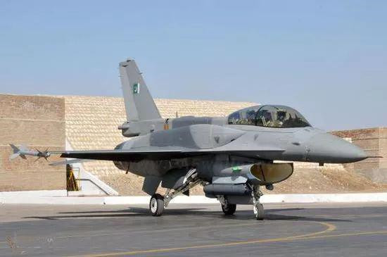 ▲▼巴基斯坦空軍的F-16戰機。（圖／翻攝自新浪軍事）