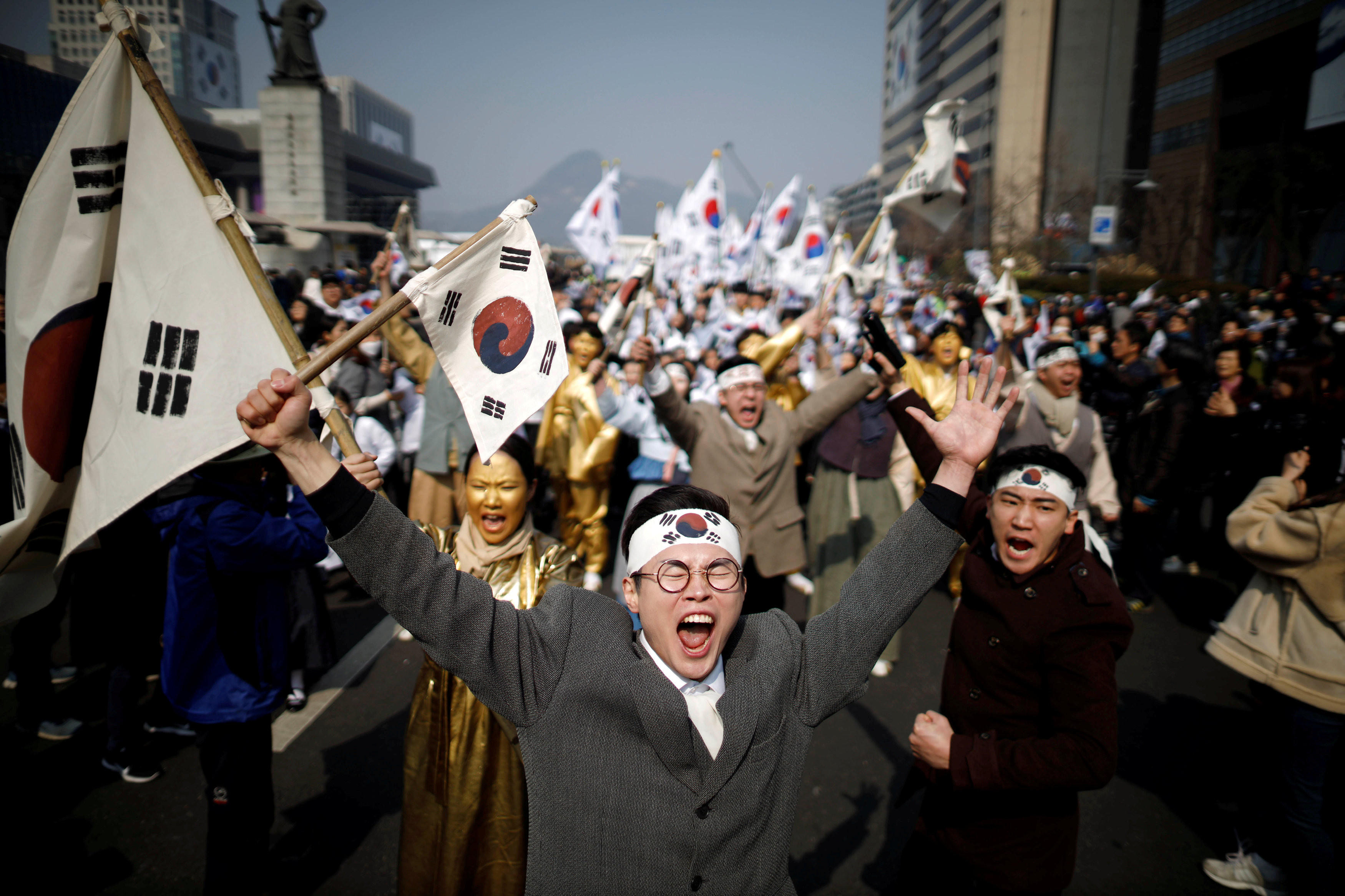 ▲▼ 南韓三一運動100周年，民眾重演當年情景。（圖／路透社）
