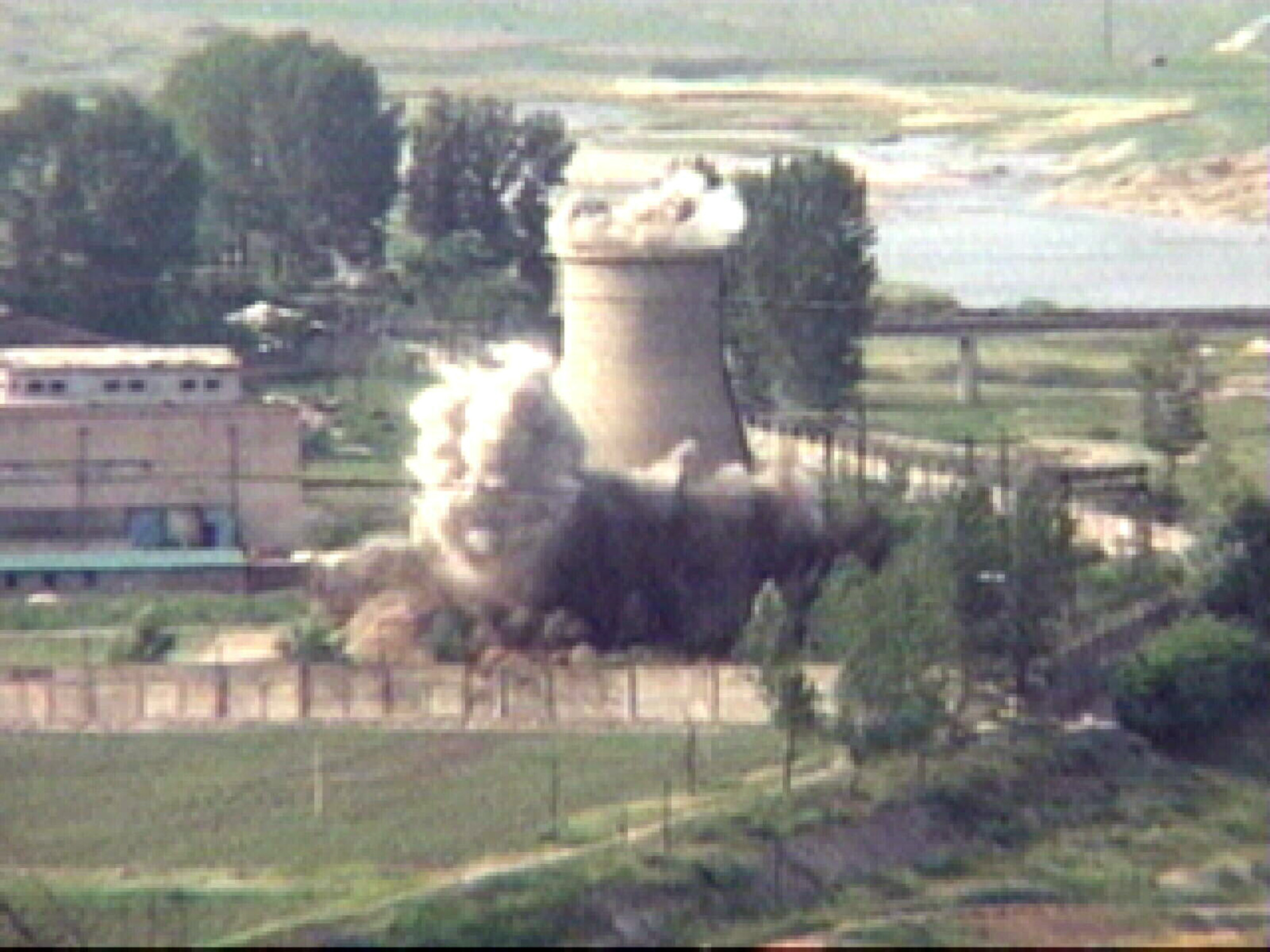 ▲▼北韓寧邊核設施核子反應爐約18公尺高的冷卻塔。（圖／達志影像／美聯社）