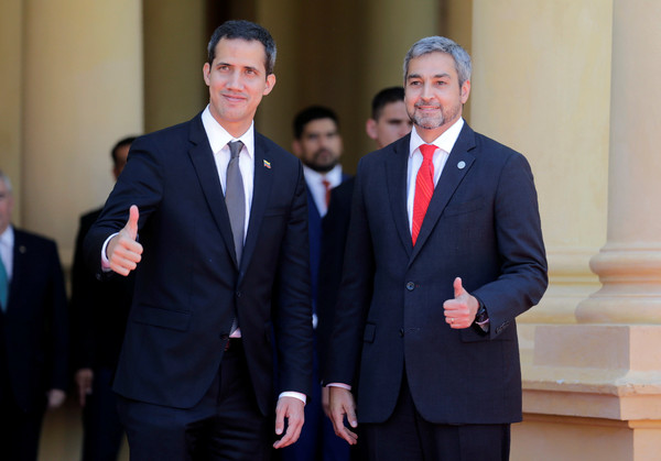 ▲▼委內瑞拉反對派領袖瓜伊多（Juan Guaido）與巴拉圭總統貝尼特斯（Mario Abdo Benítez）。（圖／路透）