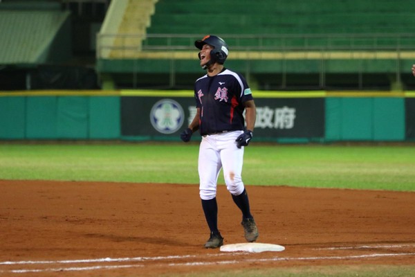 ▲高中木聯，平鎮李灝宇敲冠軍戰勝打。（圖／學生棒聯提供）