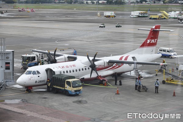 ▲▼遠東航空ATR 72-600型客機,遠東航空,螺旋槳飛機,國內航線。（圖／記者湯興漢攝）
